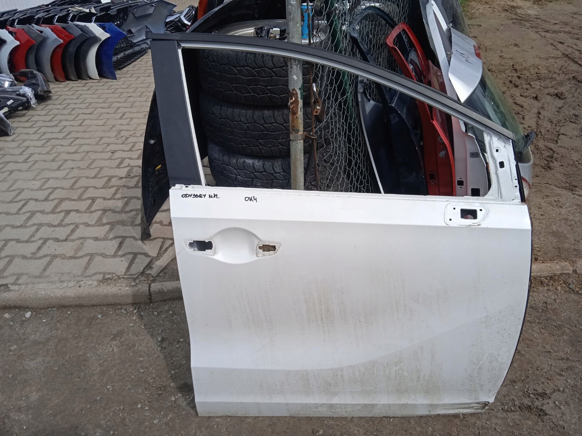 Honda Odyssey Portier Rechts, Gebruikt, Deur, Minami-Aoyama 2-chome 1-1
107-8556  Tokyo, Honda Motor Co., Ltd.