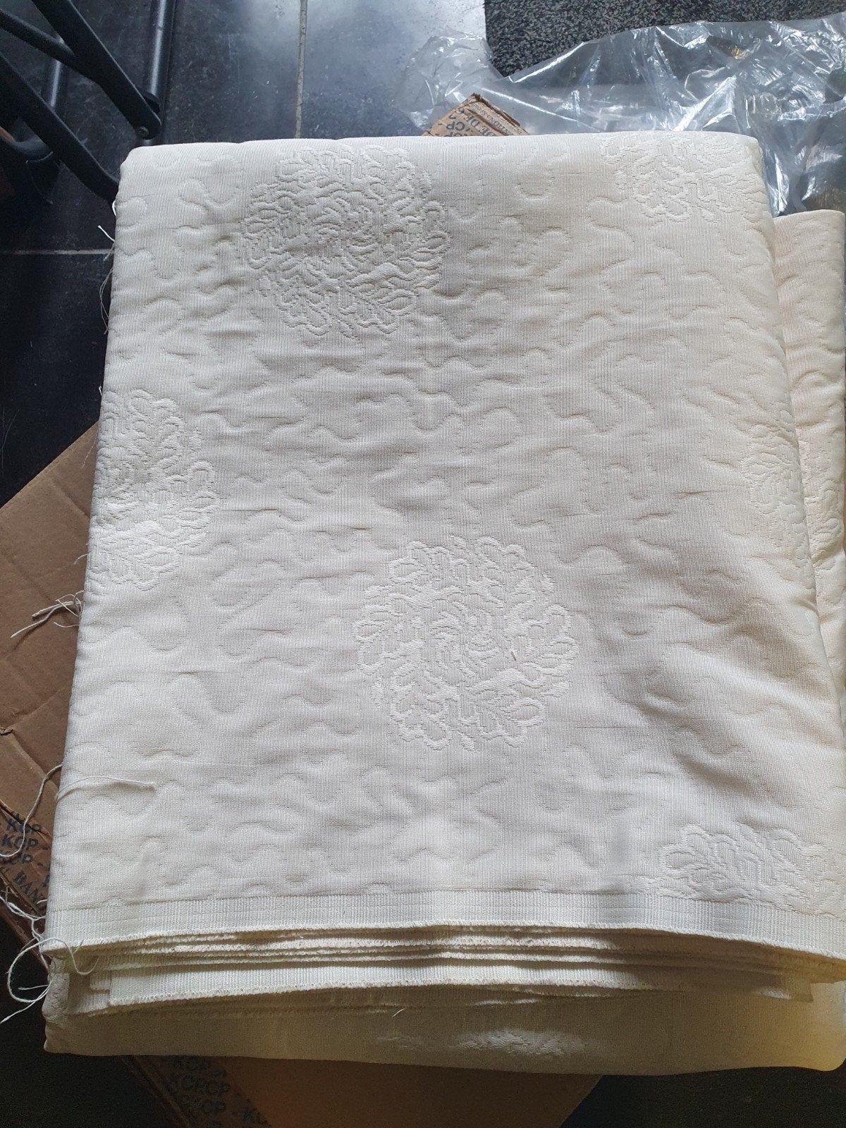 coupon stof interieur. Ecru met ingeweven print., Ophalen of Verzenden, Nieuw, Beige