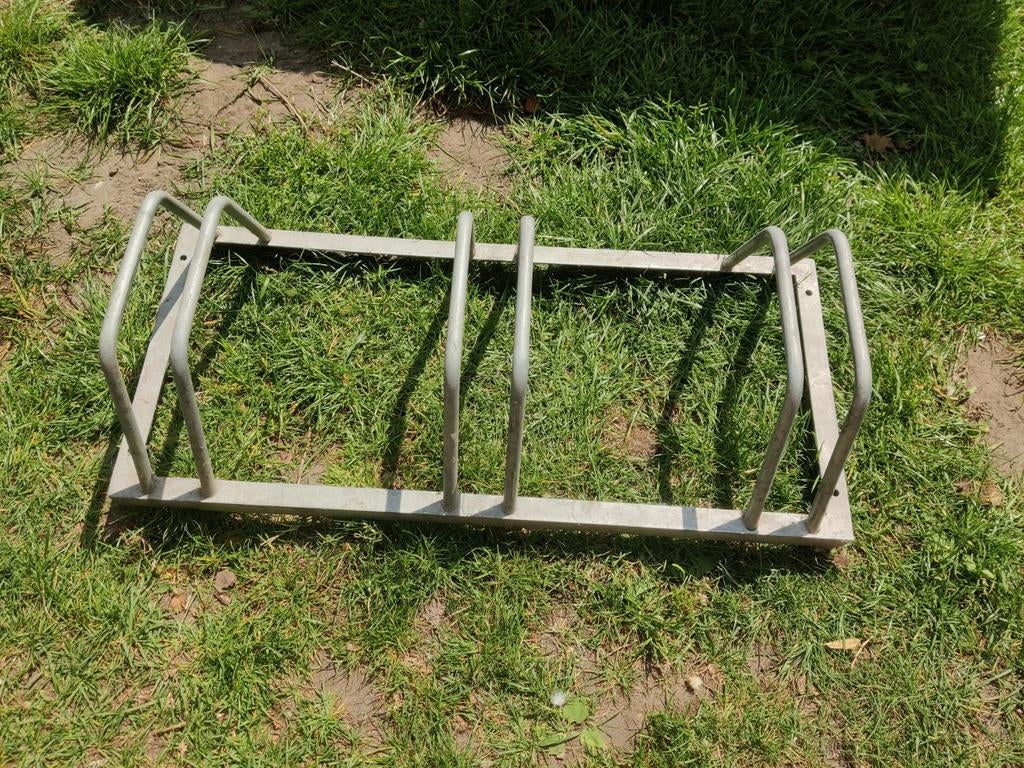 Fietsrek, Fietsen en Brommers, Ophalen