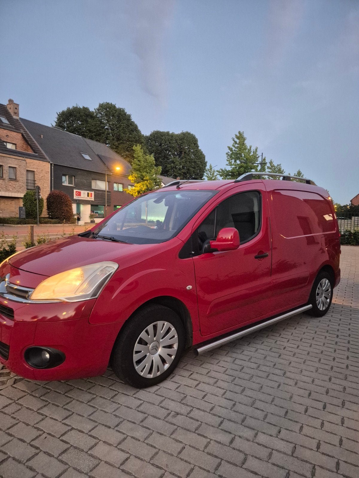 Citroën Berlingo 09.06.2012 Essence+GPL C'est ce dont vous a, Rouge, Euro 5, Achat, Boîte manuelle