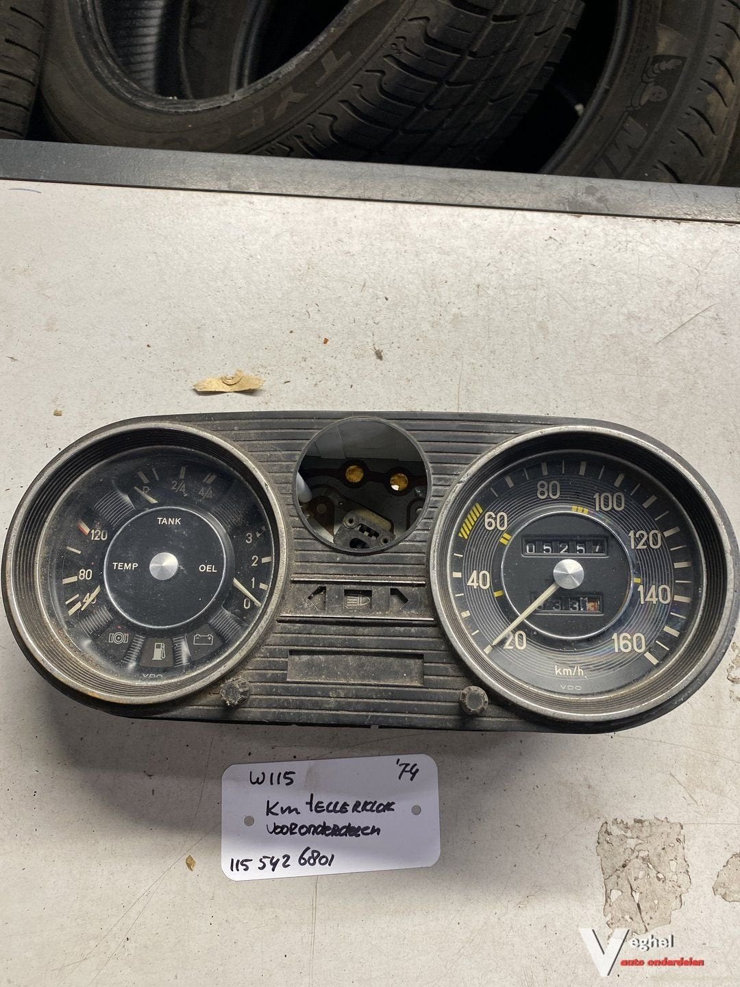 Mercedes W115  Km Tellerklok 115 542 6801, -, Utilisé, -, -