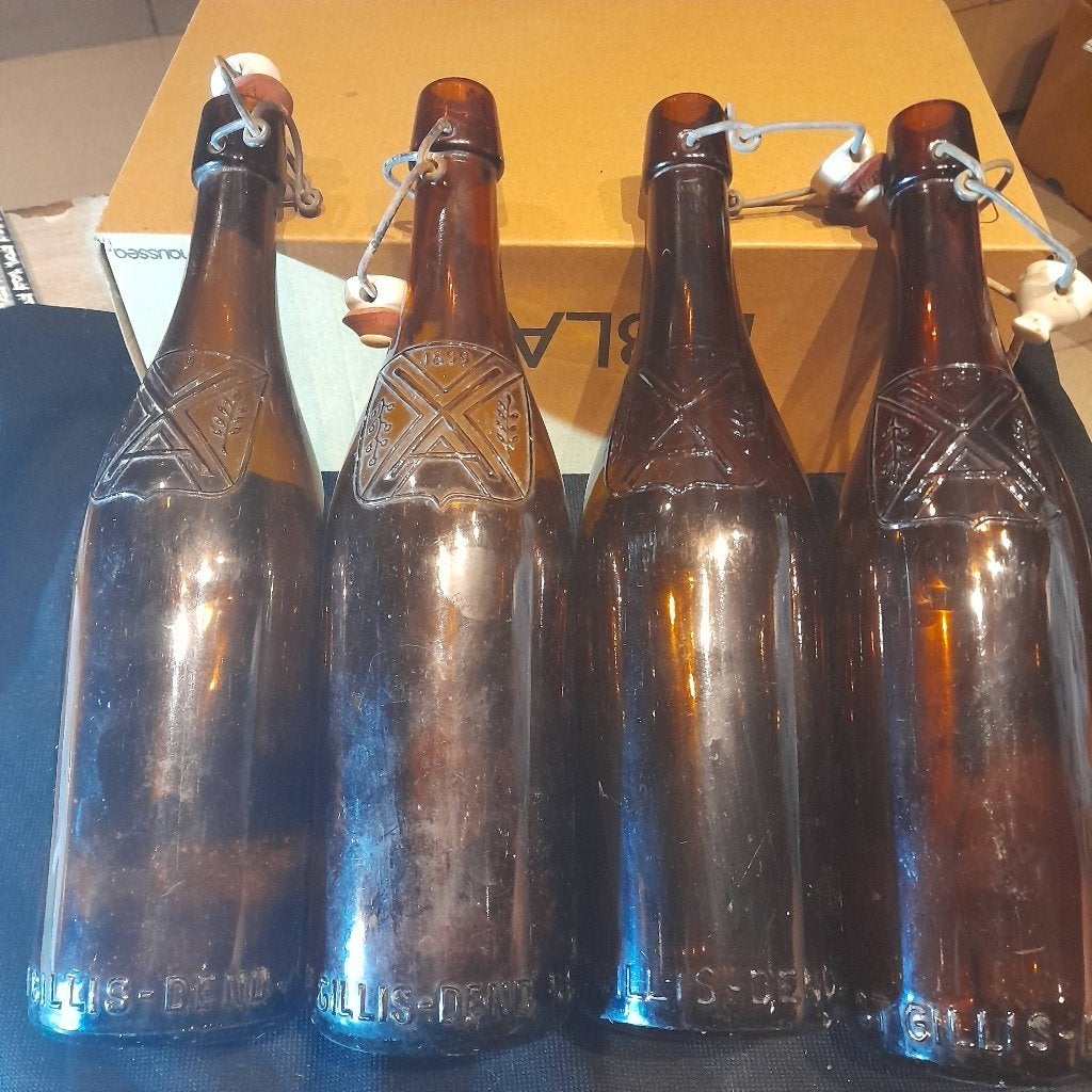 4 gelijkaardige flessen Van Assche St gilles dendermonde, Verzamelen, Ophalen of Verzenden, Gebruikt