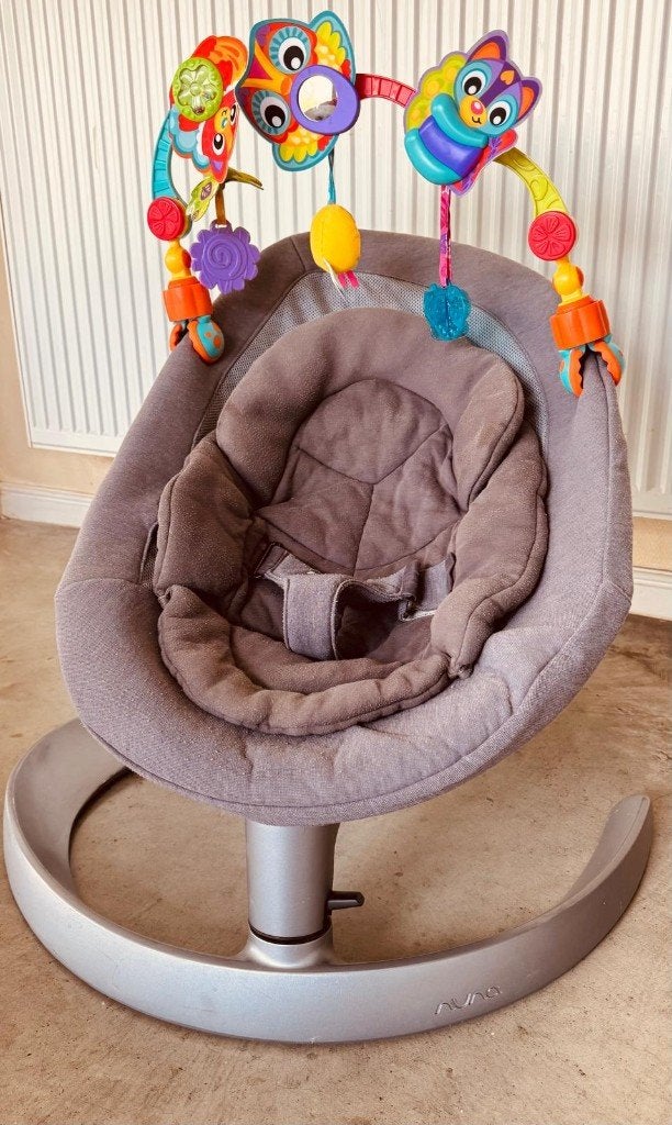 Nuna babywip/ grow / relax met speelgoedboog, Kinderen en Baby's, Wipstoeltjes, Ophalen, Gebruikt, Schommelstoel, Met gordel(s) of riempje(s)