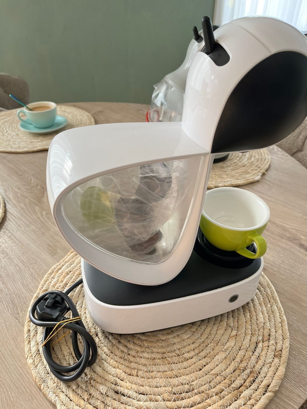 Machine à café Dolce Gusto blanche et grise 2 pièces, Electroménager, Mélangeurs de cuisine, Enlèvement, Comme neuf