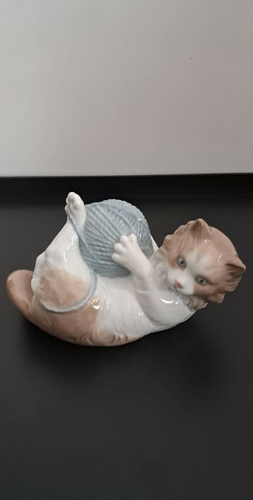 Chat en porcelaine Nao by Lladro, Ophalen of Verzenden, Zo goed als nieuw, Dier