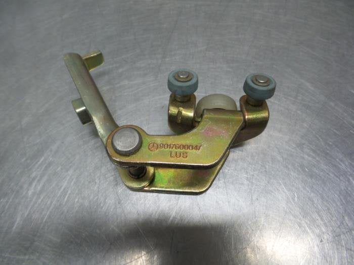Roulette porte coulissante droite d'un Mercedes Sprinter (Sp, Autos : Pièces & Accessoires, -, 3 mois de garantie, Utilisé, -