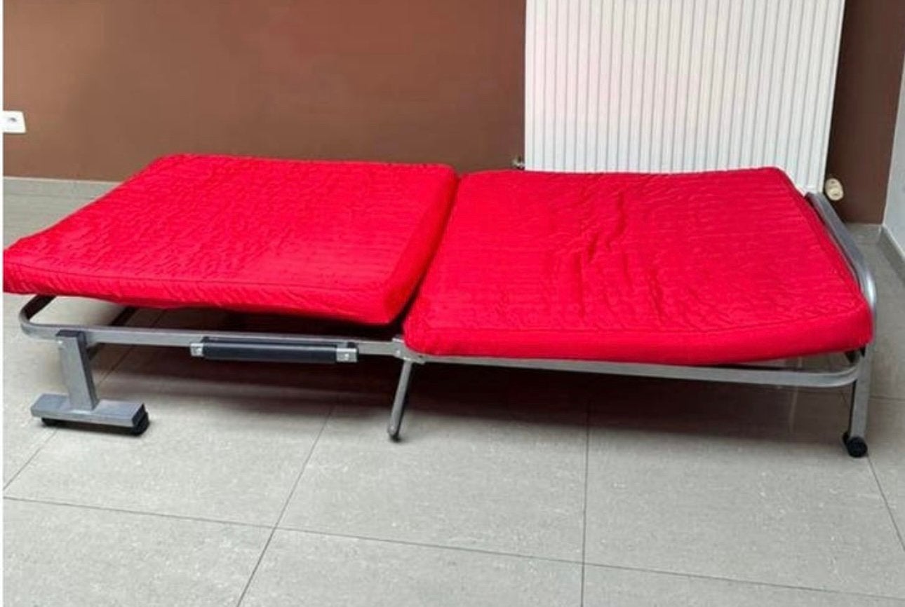 Opklapbaar veldbed/ logeerbed op wielen, Ophalen, Gebruikt