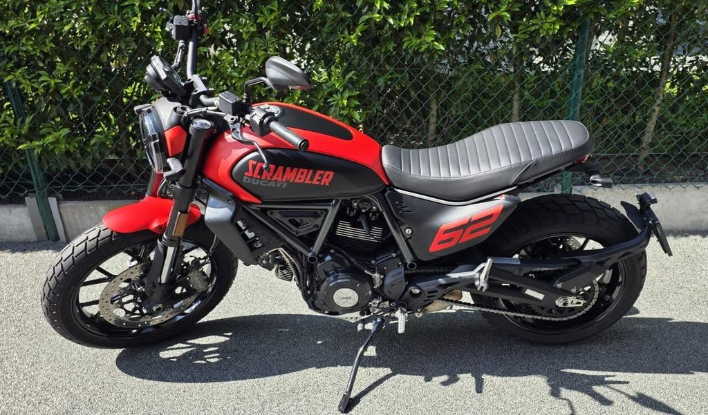 Ducati Scrambler 800 Full Throttle, Motoren, 2 cilinders, Particulier, Meer dan 35 kW, 803 cc