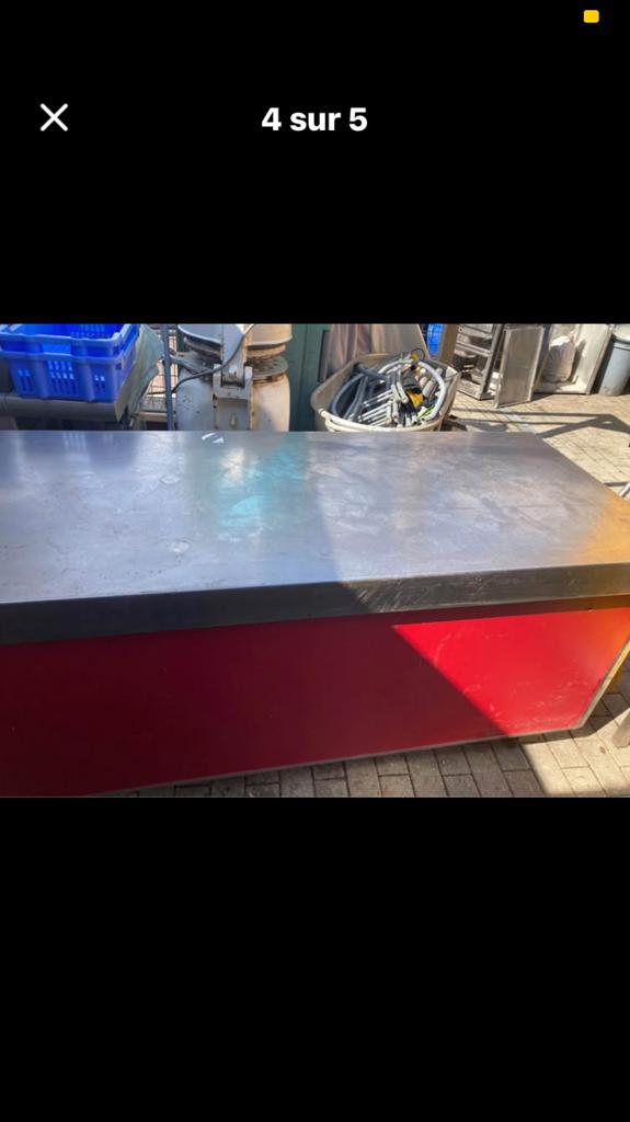 Table inox, Enlèvement