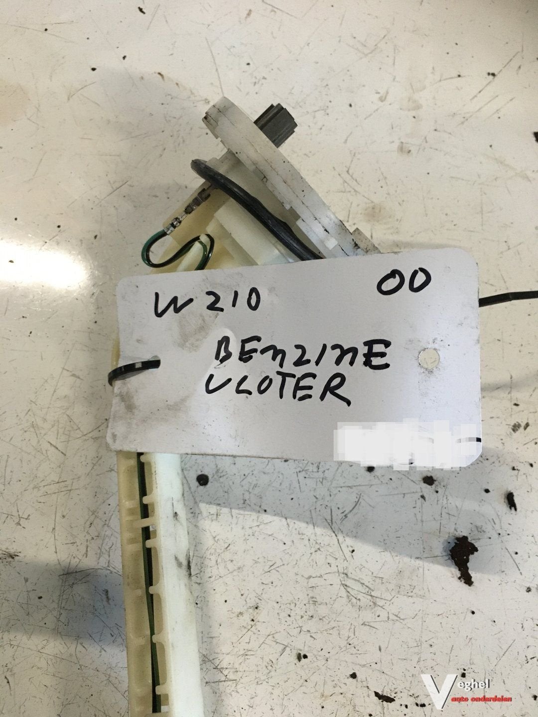 Mercedes W210 240 Benzine 2000 Tankvlotter, -, Utilisé, -, -