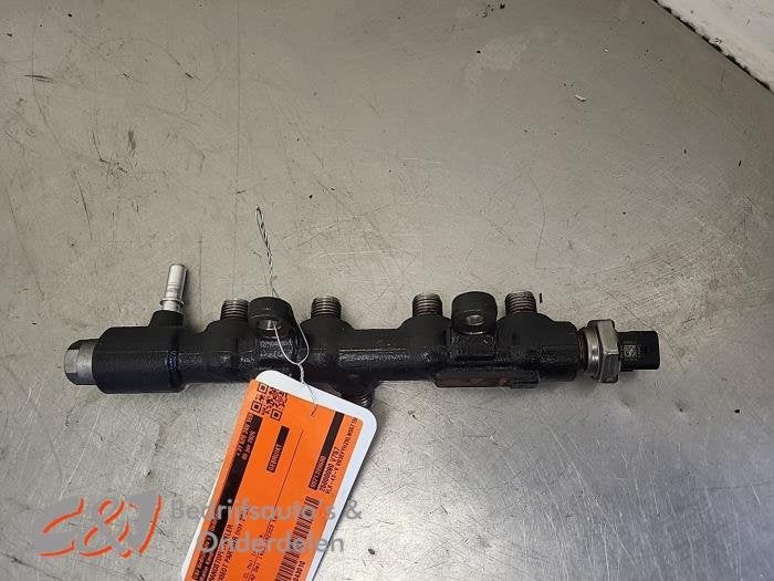 Distributeur de carburant d'un Peugeot Partner, -, 3 mois de garantie, Utilisé, -