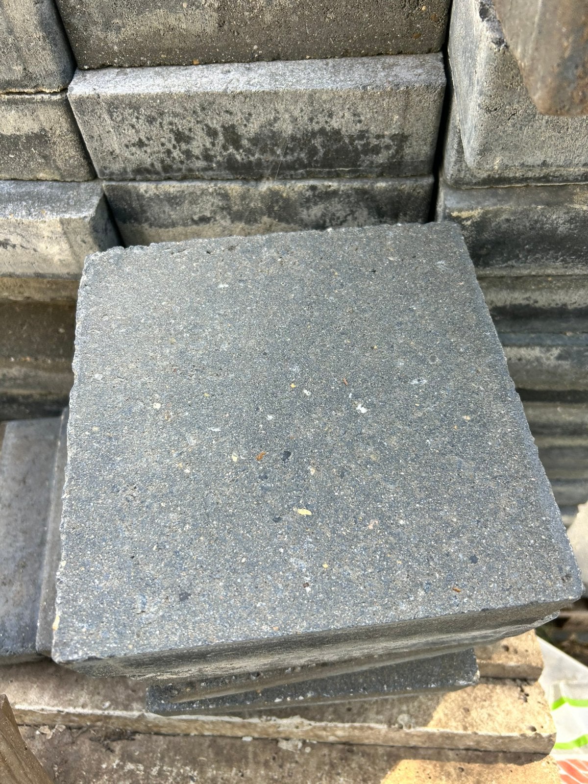 Clinker en béton anthracite - 21,5 x 21,5 x 6 cm, Béton, Enlèvement, Utilisé, Briques