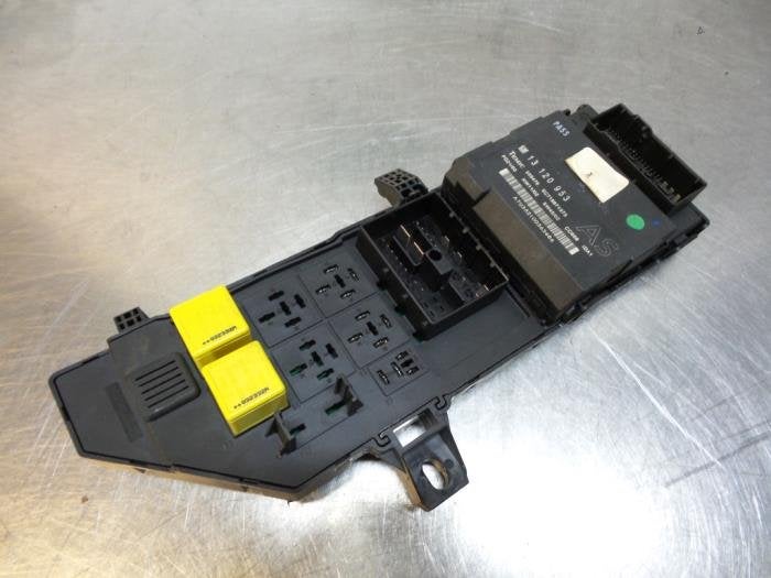 Zekeringkast van een Opel Vectra (Vectra C 02-), Gebruikt, -, -, Opel