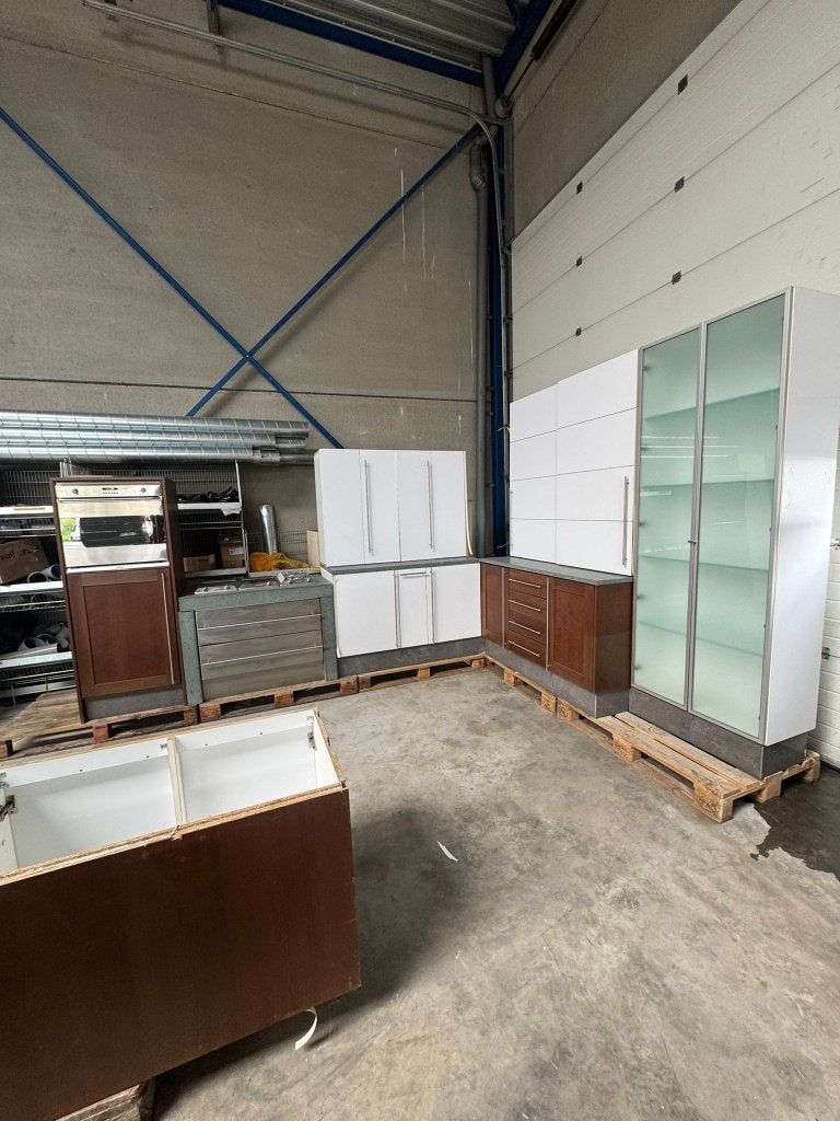 Nieuw toonzaalkeuken keuken met eiland toestellen SMEG, Huis en Inrichting, Keuken | Complete keukens, Ophalen, Nieuw, Wit