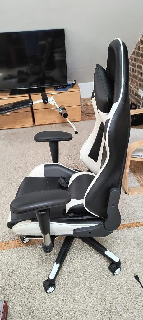 Gaming bureaustoel – goede staat, comfortabel, Huis en Inrichting, Bureaustoelen, Gebruikt, Bureaustoel, Zwart, Gaming bureaustoel