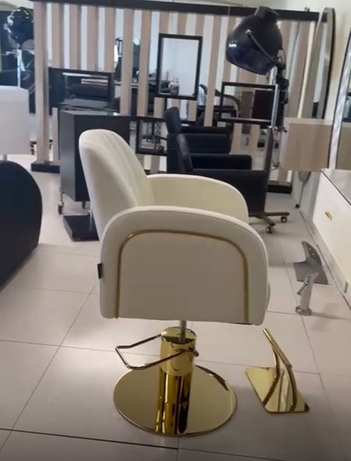 Chaise de coiffure pro. blanc/crème en semi-cuir., Enlèvement, Neuf