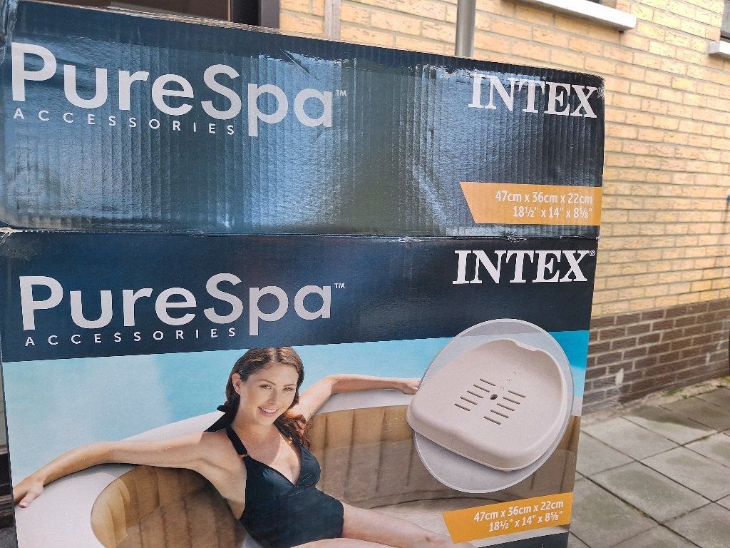 2 Sièges intex pour jaccuzi et  2 appuie tête, Enlèvement, Neuf, Fixé
