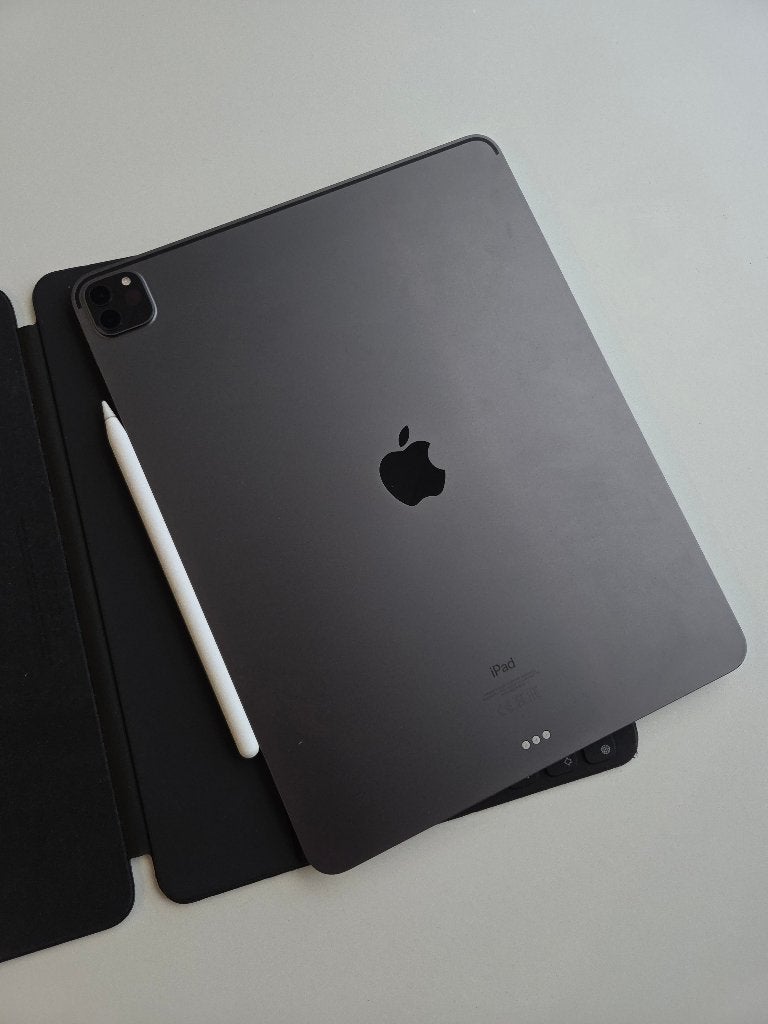 12,9" M1 iPad Pro 128gb + keyboard + pencil 2, Computers en Software, Apple iPads, Zwart, 12 inch, Ophalen of Verzenden, Zo goed als nieuw