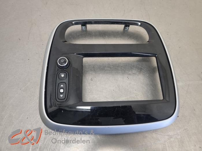 Radio omlijsting van een Renault Trafic, Gebruikt, -, Renault, -