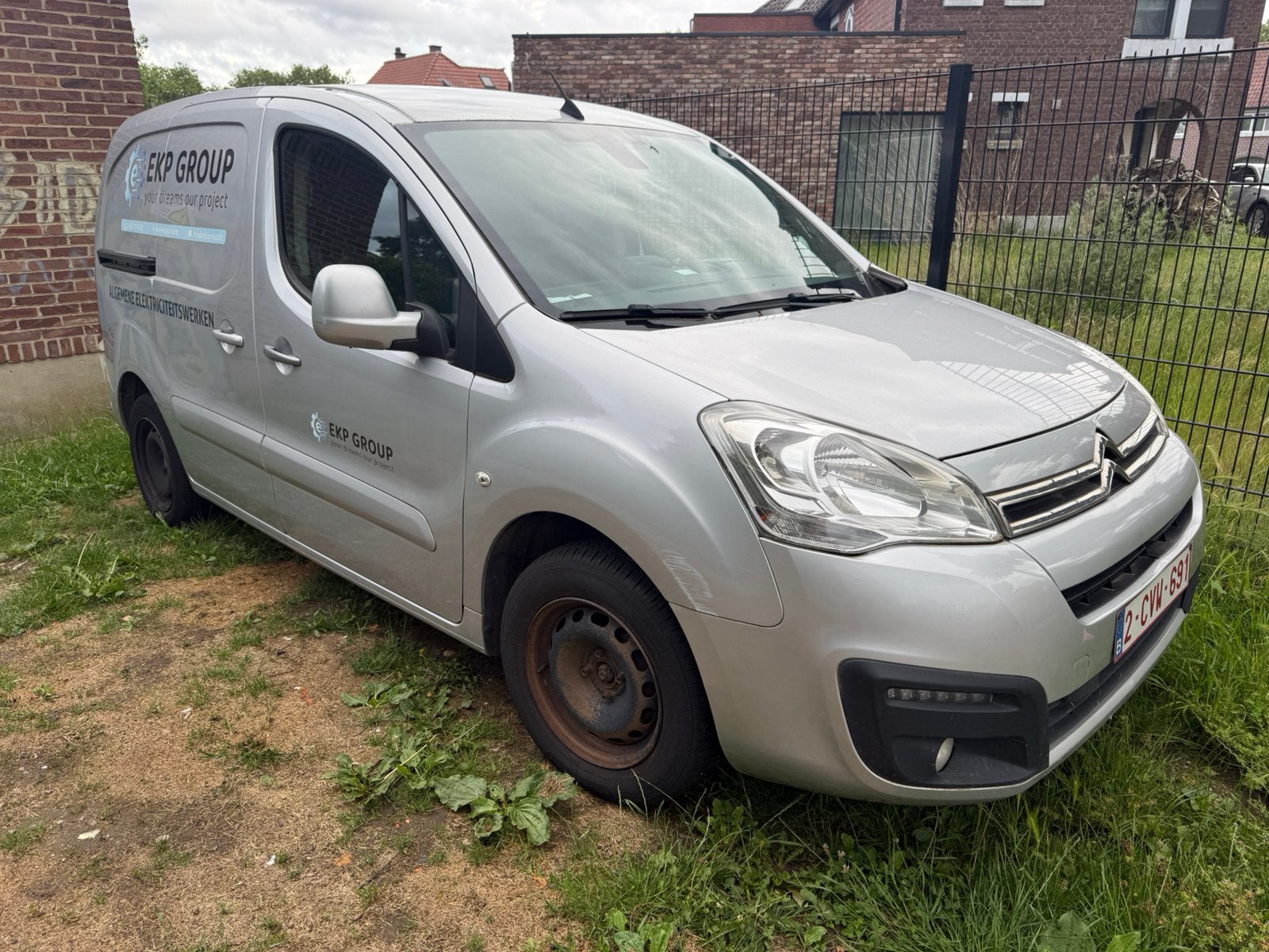 Citroen Berlingo 1.6i Benzine 2018 220000km Airco Navi, Auto's, Bestelwagens en Lichte vracht, Stof, Zwart, Citroën, Handgeschakeld