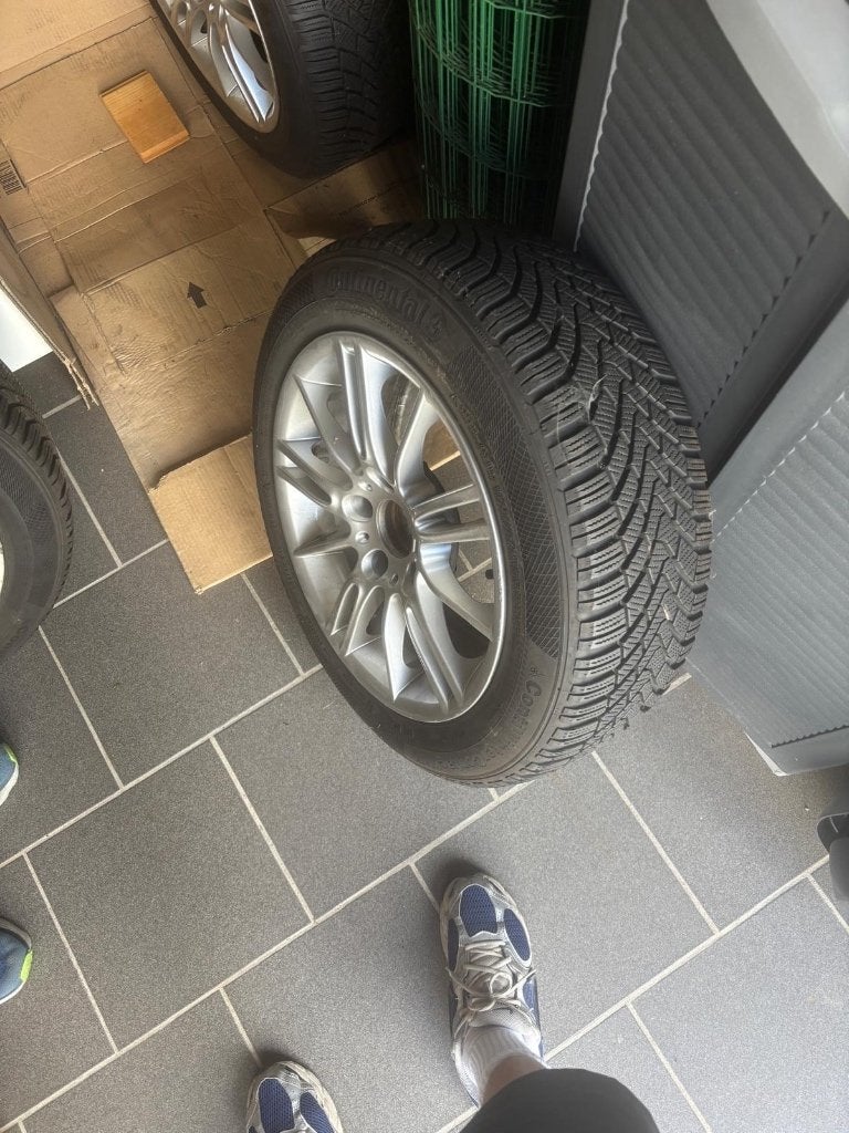 Pneus de contact d'hiver Continental 205/55 R16, Autos : Pièces & Accessoires, Pneus & Jantes, Pneus hiver, 16 pouces, Véhicule de tourisme