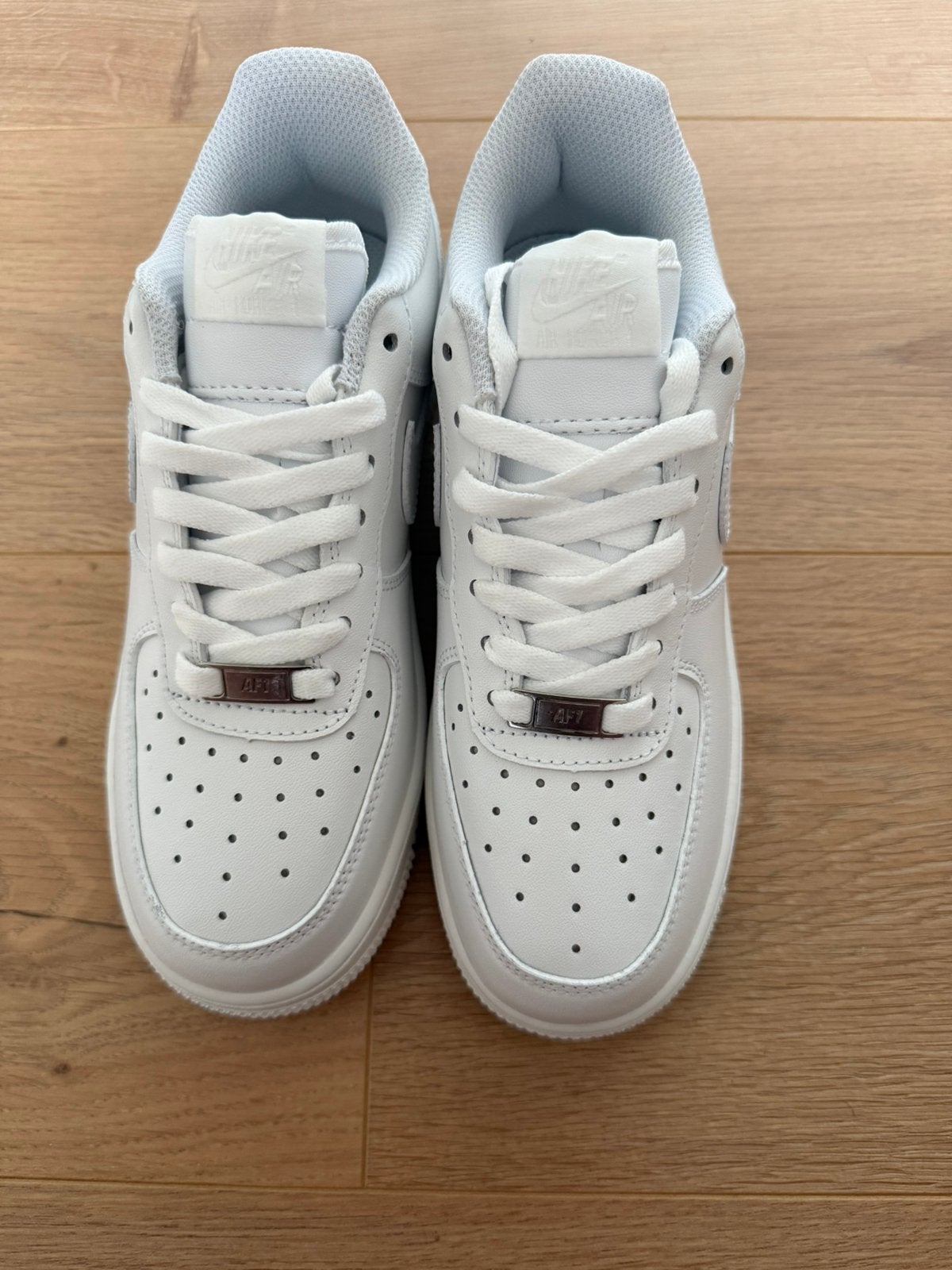 Nike Air Force 1 White – Maat 37,5, Kleding | Dames, Schoenen, Verzenden, Wit, Nike, Zo goed als nieuw