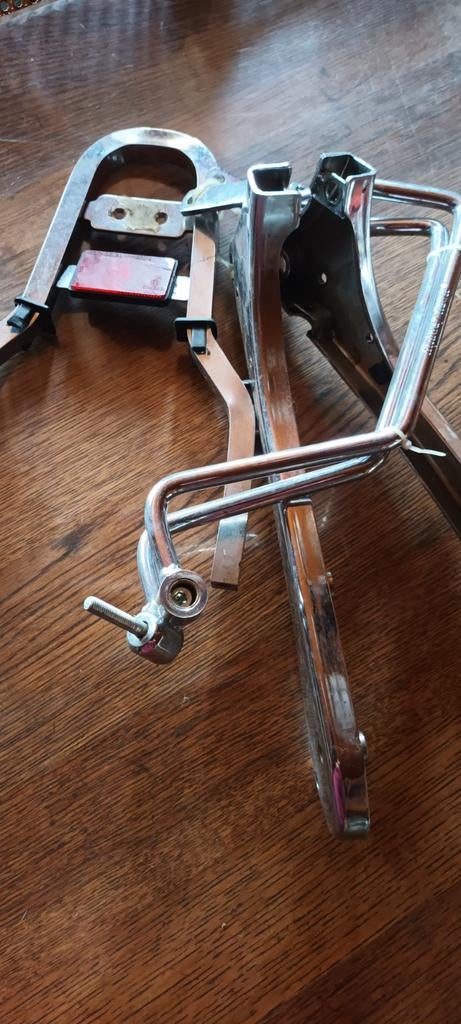 Sissy bar highway hawk, Motoren, Ophalen