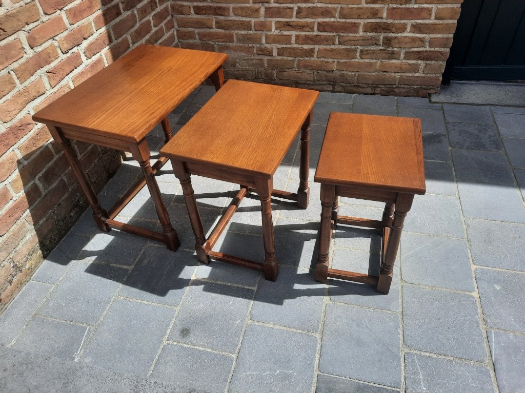 Bijzettafel eik - 3 stuks, Huis en Inrichting, Tafels | Bijzettafels, Ophalen of Verzenden, Gebruikt, Hout, KLASSIEK