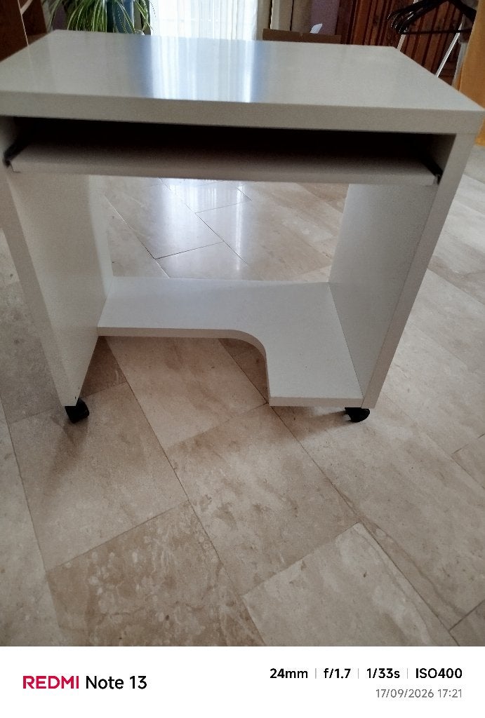 Bureau ordinateur blanc Ikéa, Avec roues, Bureau d'ordinateur, Classique, 50 cm