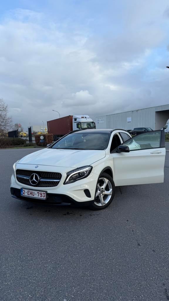 mercedes GLA 220D 4MATİC, Auto's, Bedrijf, Diesel, Vierwielaandrijving, Cruise Control