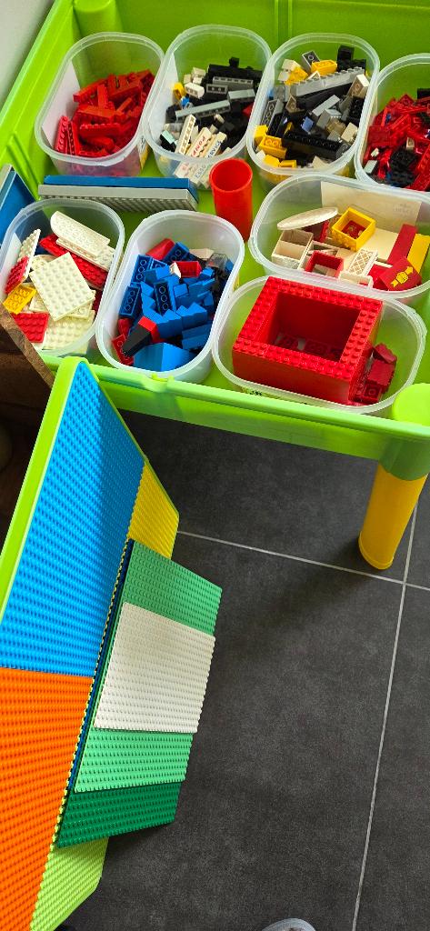 DUPLO of LEGOtafel + stoeltje, Kinderen en Baby's, Ophalen, Lego, Accessoire, Zo goed als nieuw