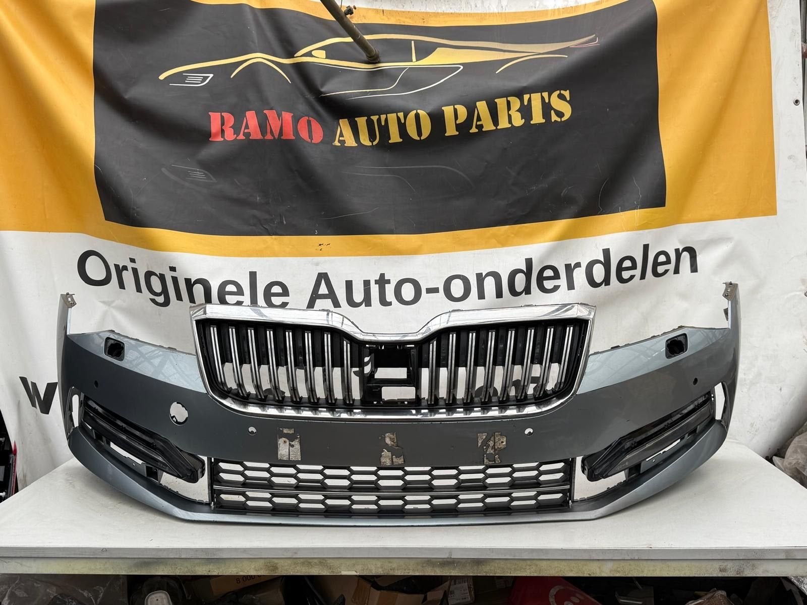 BUMPER SKODA SUPERB III 3V SRA FACELIFT 3V0807221F, -, 3 mois de garantie, Utilisé, Skoda