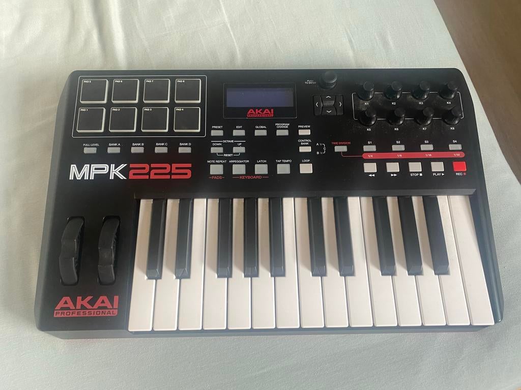 AKAI MPK 225, Enlèvement, Comme neuf