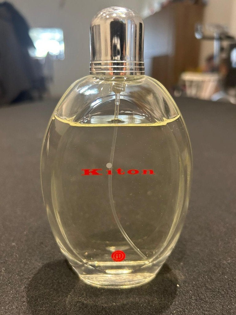 Kiton Men (Red) EDT 125ml – Vintage 2008 Formula (min 115ml), Bijoux, Sacs & Beauté, Beauté | Parfums, Enlèvement