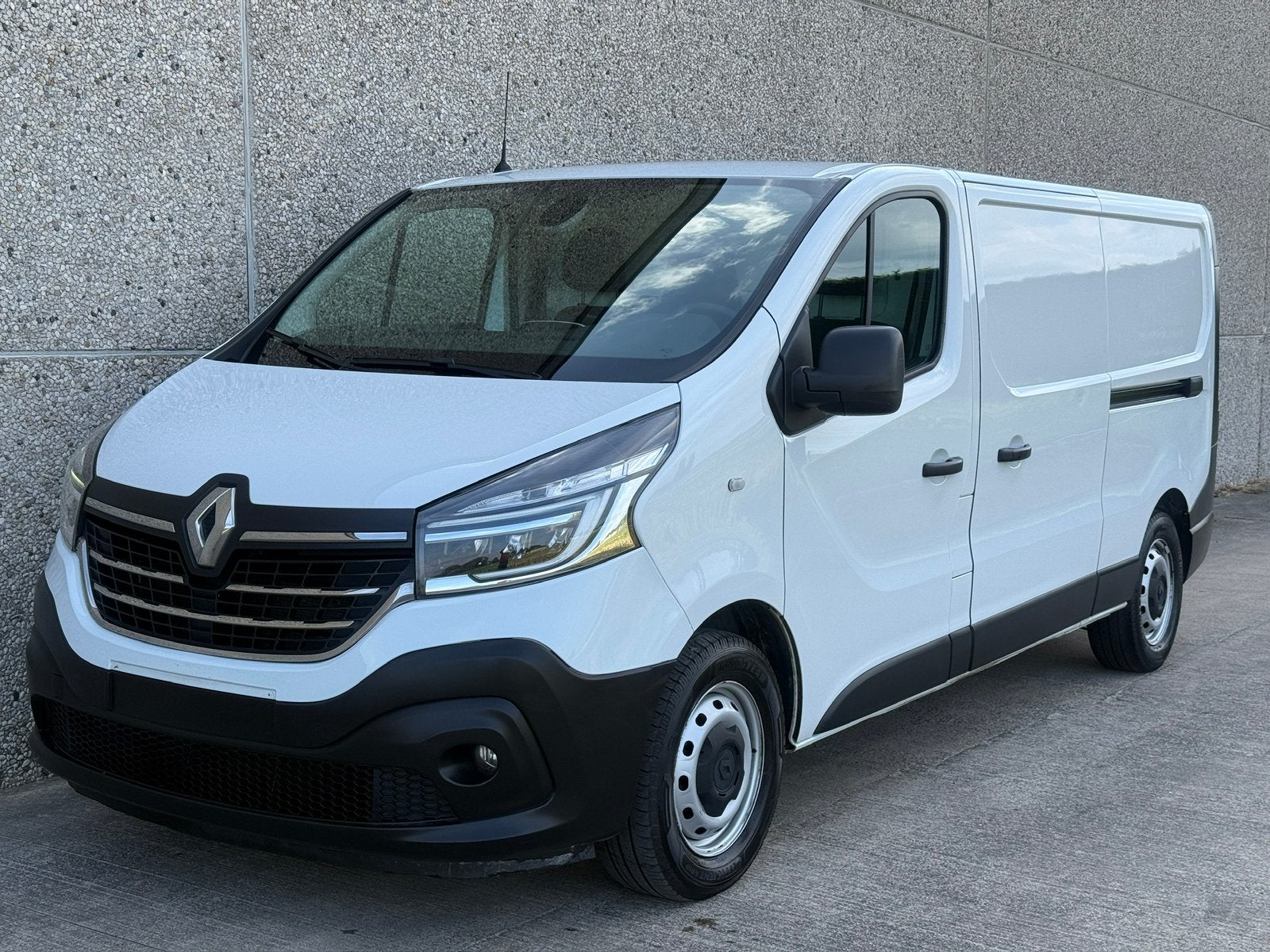 Renualt Trafic 2.0d Automaat Navi Airco BTW AFTREKBAAR, Auto's, Bestelwagens en Lichte vracht, Automaat, Renault, Bedrijf, Diesel