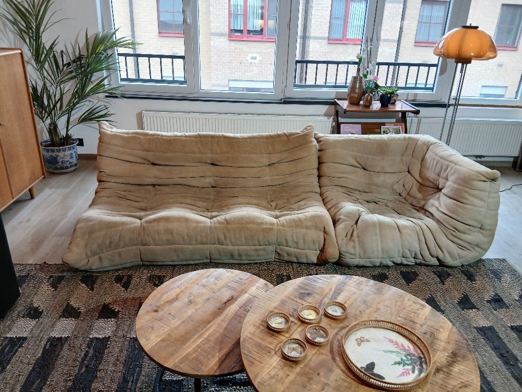 Vintage Ligne Roset Togo Set (3zit+Hoek)–Jaren 80 in ribstof, Space Age lounge-comfort, 250 tot 300 cm, Gebruikt, 100 tot 125 cm