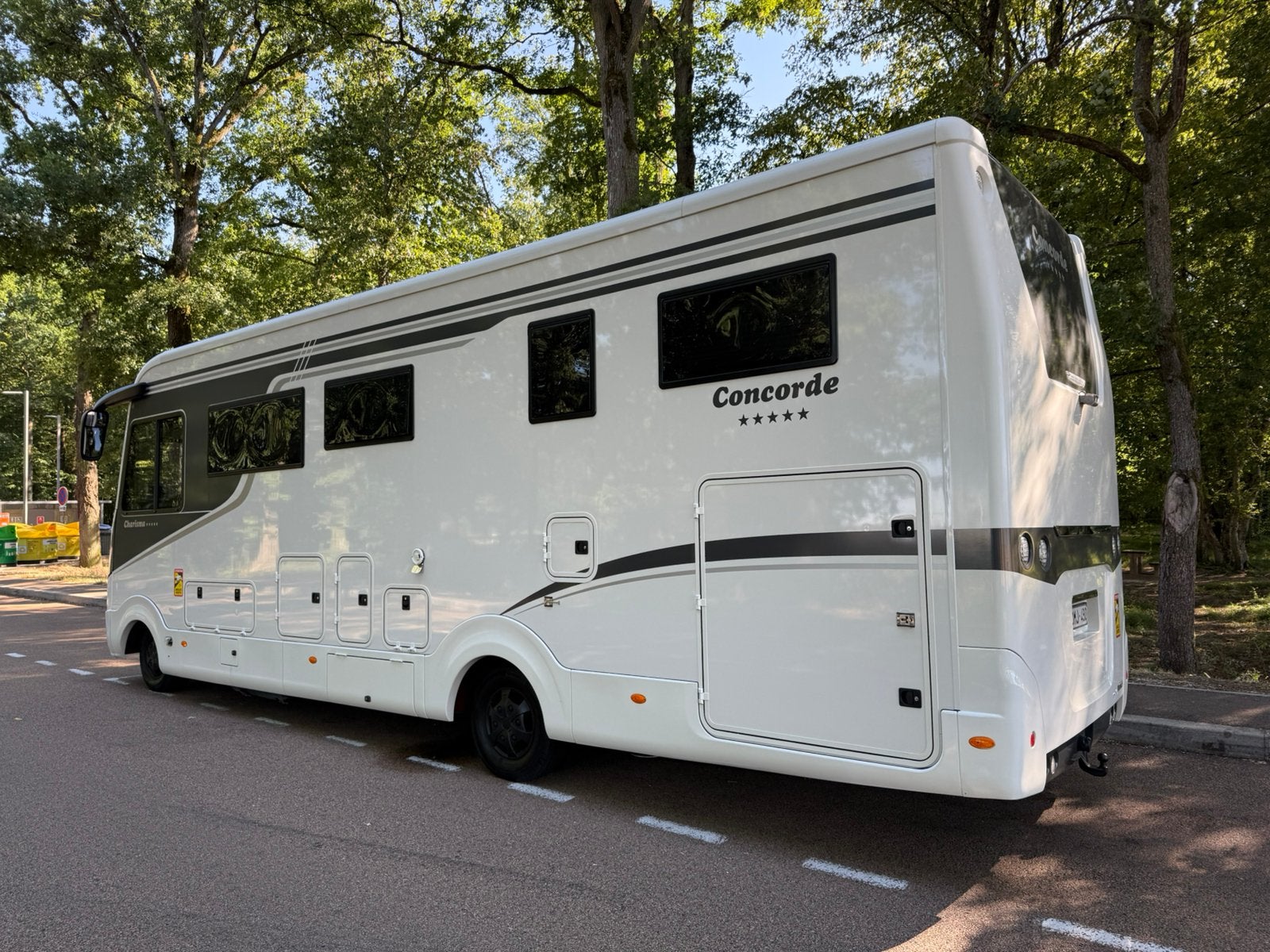 Concorde Charisma 3 volledige 900L Mod 2015, Vloeistofverwarming, 7 tot 12 maanden geleden, Diesel, Particulier