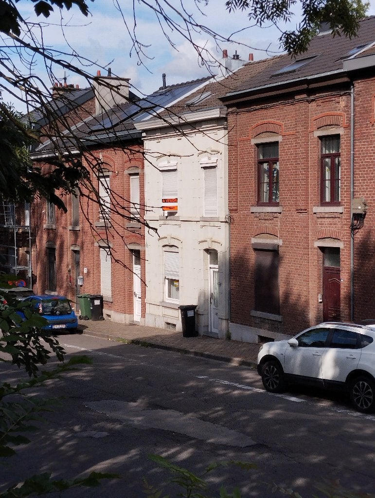Maison limite Stembert Verviers 2 chambres + 2 mansardées