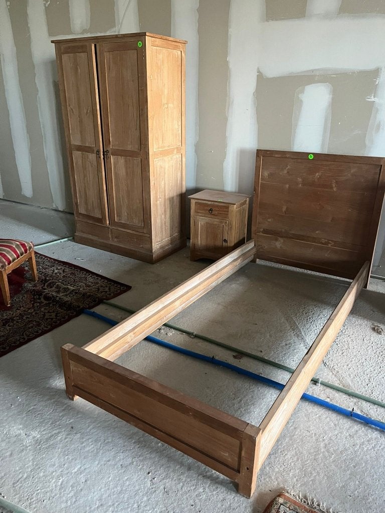 Houten slaapkamer set - Bed, Kast en nachtkastje, Ophalen, Zo goed als nieuw, Eenpersoons