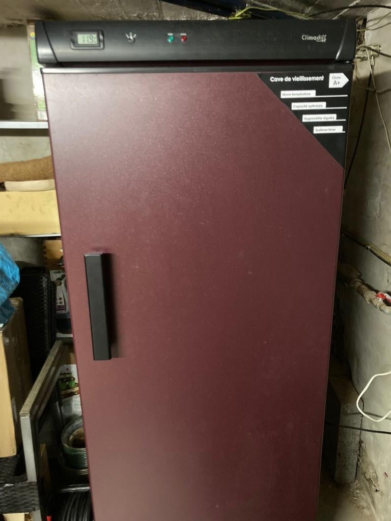 Cave à vin de vieillissement Climadiff Classe A+, Electroménager, Enlèvement, Utilisé