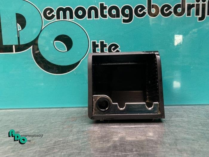 Cendrier avant d'un Volkswagen Golf (Golf 09-), Volkswagen, -, 3 mois de garantie, Utilisé
