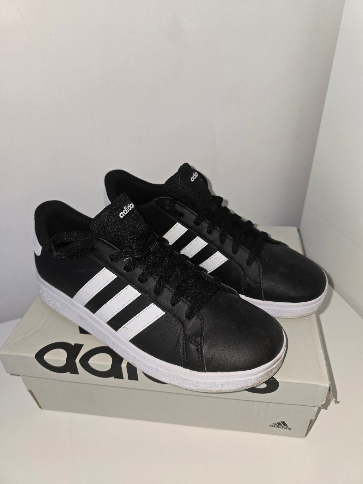 Zo goed als nieuw adidas, Vêtements | Hommes, Chaussures, Enlèvement