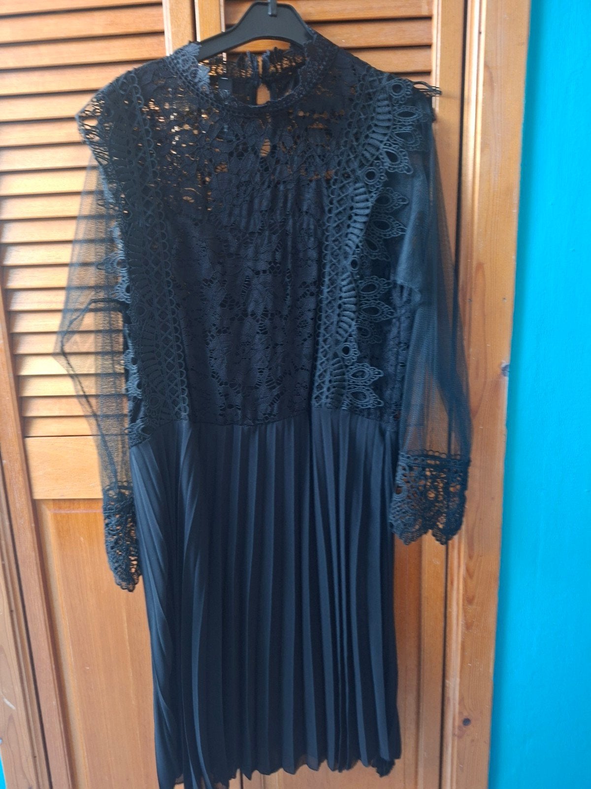 robe longue a voile noir et manche dentelle, Verzenden, Zwart