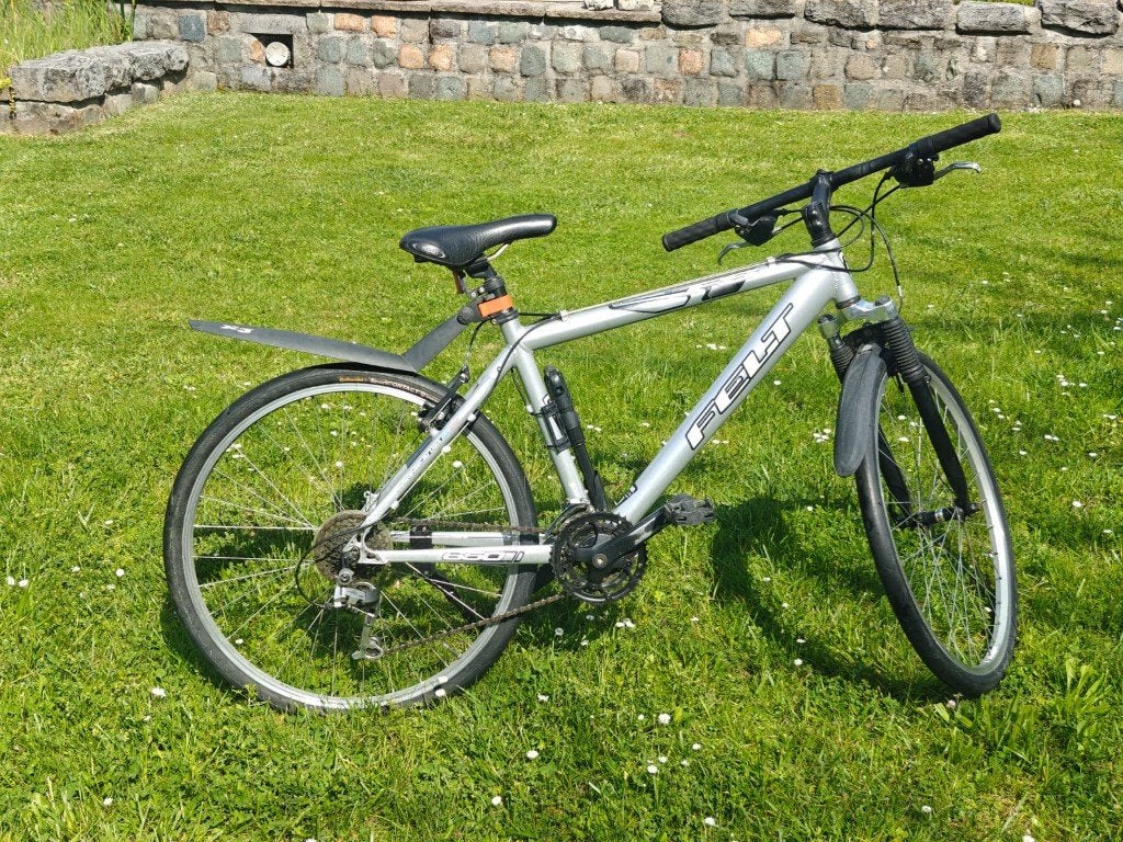 Vélo de randonnée et hybride Felt 650 — 24 vitesses, Vélos & Vélomoteurs, Autres marques, Frein sur jante, Enlèvement, Hommes
