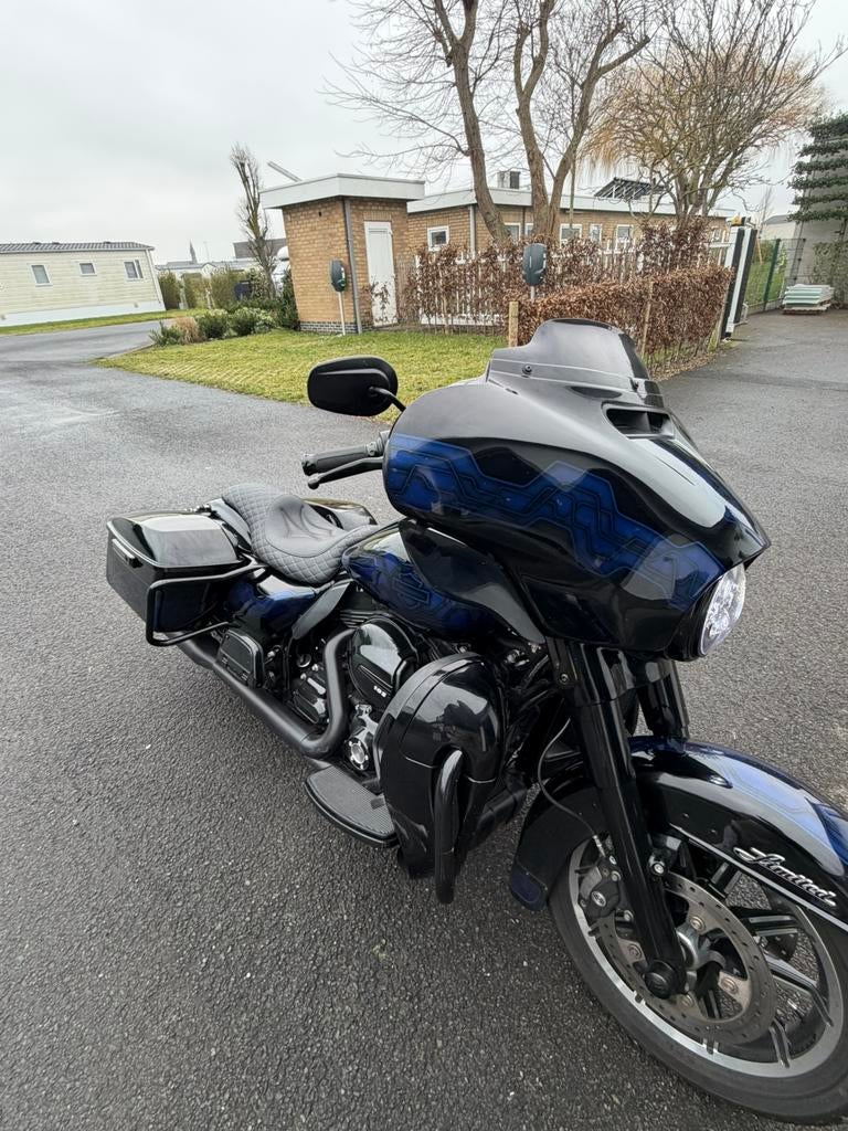 Street Glide Special (FLHXS) RUSHMORE, Motoren, Chopper, Cruise Control, Particulier