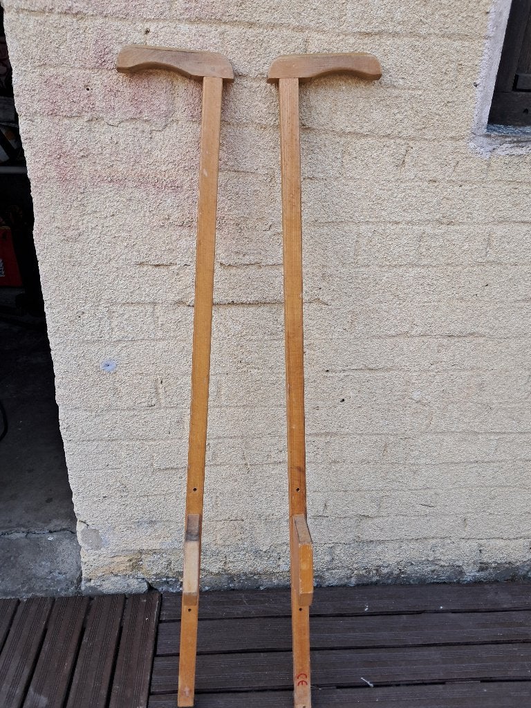 Paire d’échasses en bois enfant -120 cm, Enfants & Bébés, Enlèvement, Utilisé