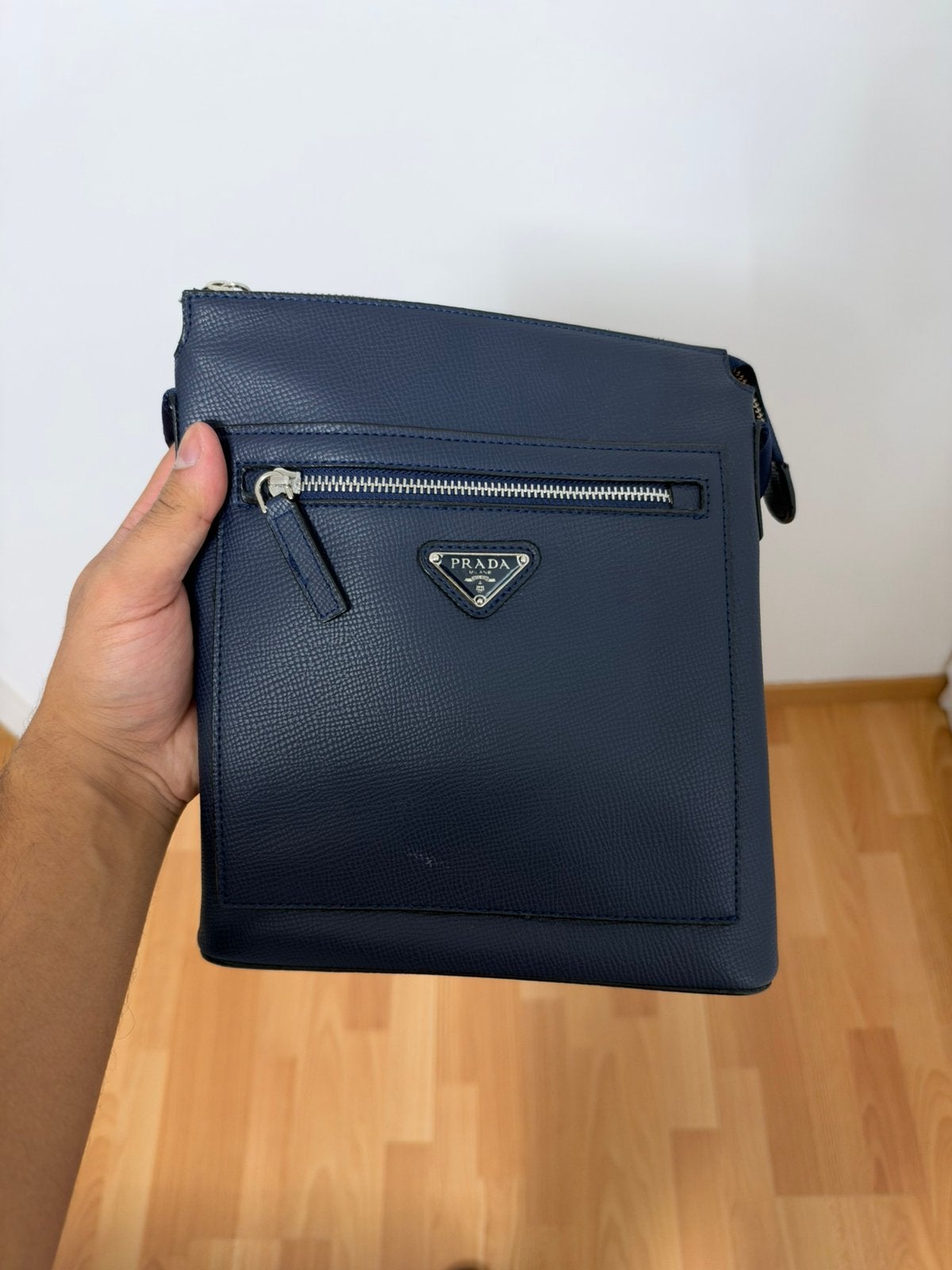 Sacoche prada homme, Bijoux, Sacs & Beauté, Enlèvement ou Envoi, Comme neuf