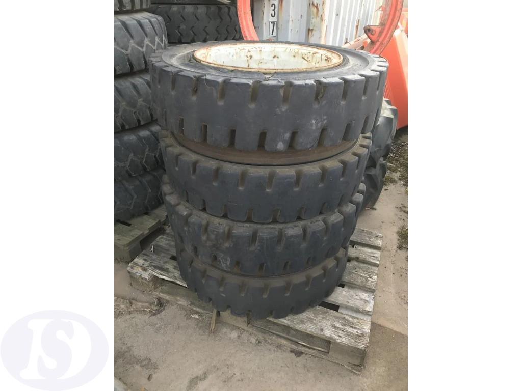 Vol Rubber 8.25-20