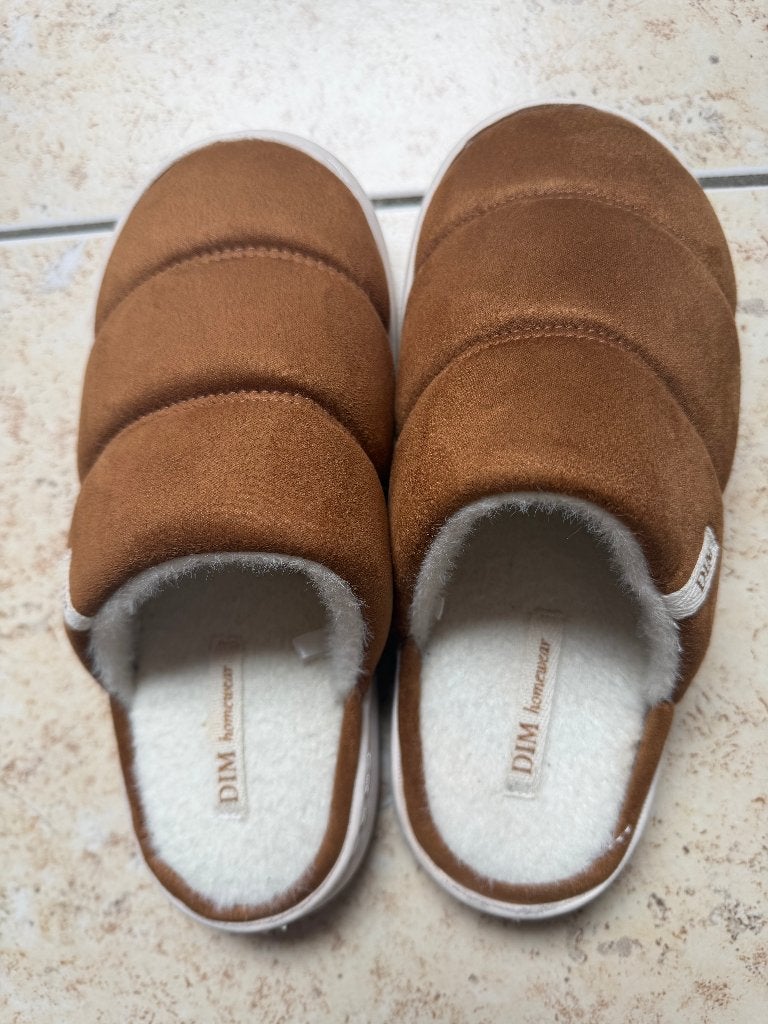 Pantoufles DIM Homewear femme – taille 36/37 – neuves, Neuf, Dim, Brun, Pantoufles