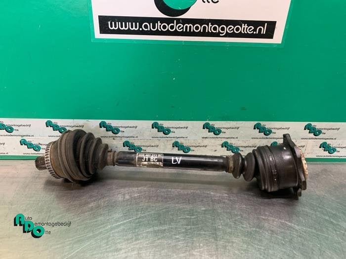 Aandrijfas links-voor van een Audi A4 (A4 99-), Gebruikt, -, -, -
